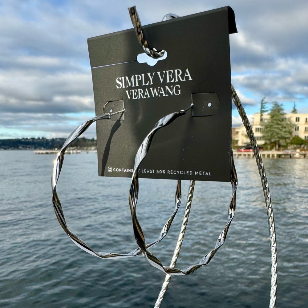 ❤️ NWT VERA WANG HOOP EARRINGS